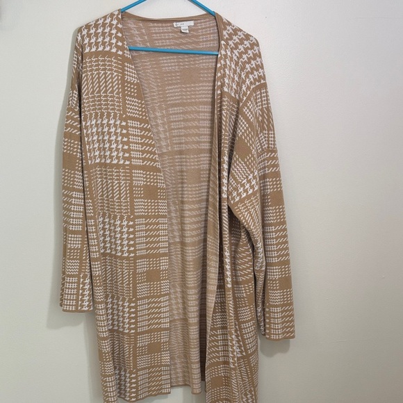 Cato Sweaters - Tan and White Houndstooth Open Cardigan